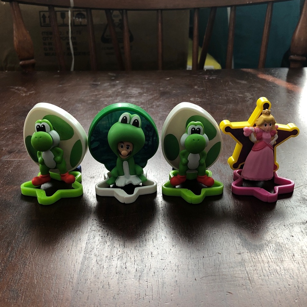 🎃 Nintendo Yoshi, Frog Luigi and Peach Princess Playset Figures